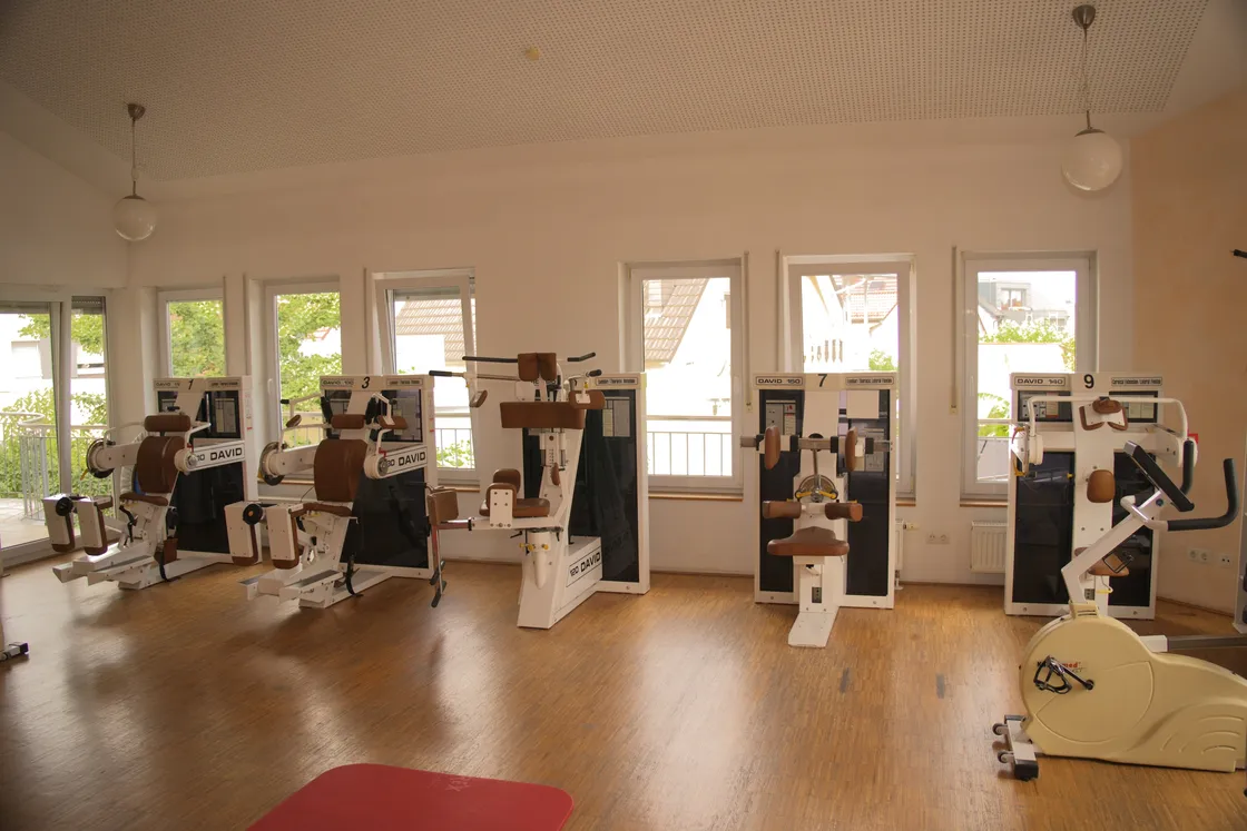 Trainingsraum mit DAVID-Therapiegeräten